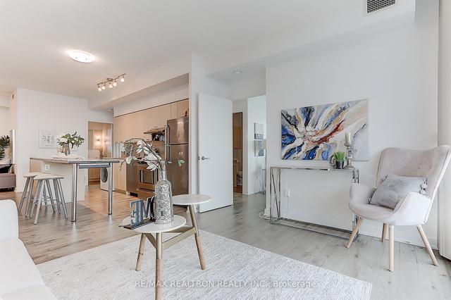 2111 - 29 Singer Crt, Condo with 2 bedrooms, 2 bathrooms and 1 parking in Toronto ON | Image 11