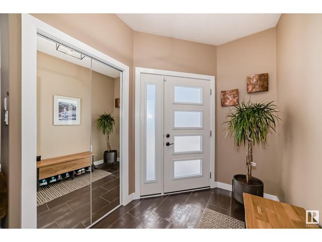 7723 111 St Nw, House semidetached with 4 bedrooms, 3 bathrooms and 4 parking in Edmonton AB | Image 2