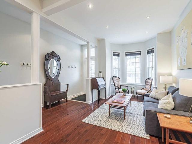 42 Wyndham St, House detached with 3 bedrooms, 2 bathrooms and 2 parking in Toronto ON | Image 11