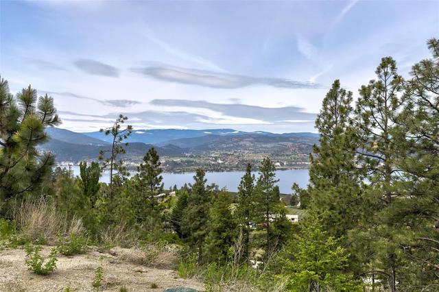 2864 - 2860 Arawana Road, Home with 2 bedrooms, 1 bathrooms and null parking in Okanagan Similkameen E BC | Image 12