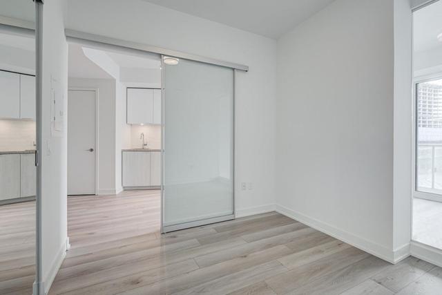 802 - 15 Queens Quay E, Condo with 1 bedrooms, 1 bathrooms and 0 parking in Toronto ON | Image 7