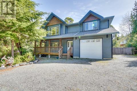 1865 St. Jacques Blvd, House detached with 4 bedrooms, 3 bathrooms and 1 parking in Ucluelet BC | Card Image
