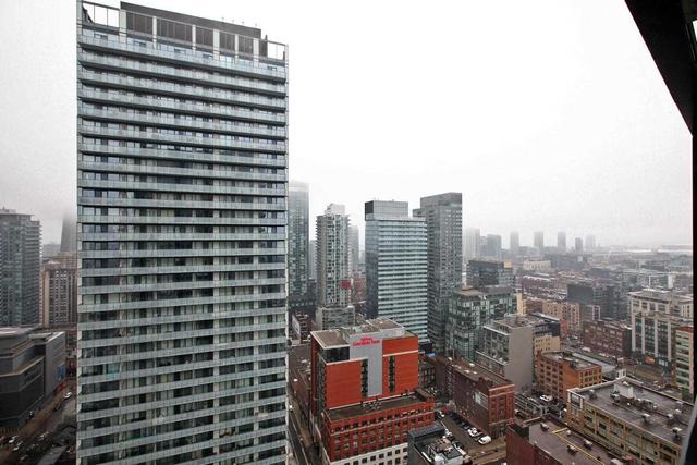 2813 - 125 Peter St, Condo with 2 bedrooms, 2 bathrooms and 1 parking in Toronto ON | Image 4