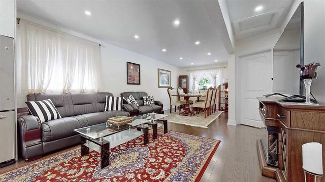 41 Draycott Dr, House detached with 3 bedrooms, 3 bathrooms and 6 parking in Toronto ON | Image 39