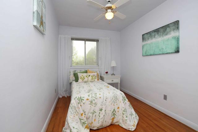 62 Seminole Ave, House detached with 3 bedrooms, 2 bathrooms and 3 parking in Toronto ON | Image 3