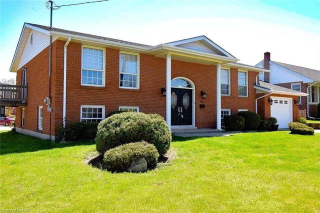 30 Leeson St, House detached with 3 bedrooms, 2 bathrooms and 3 parking in St. Catharines ON | Image 12