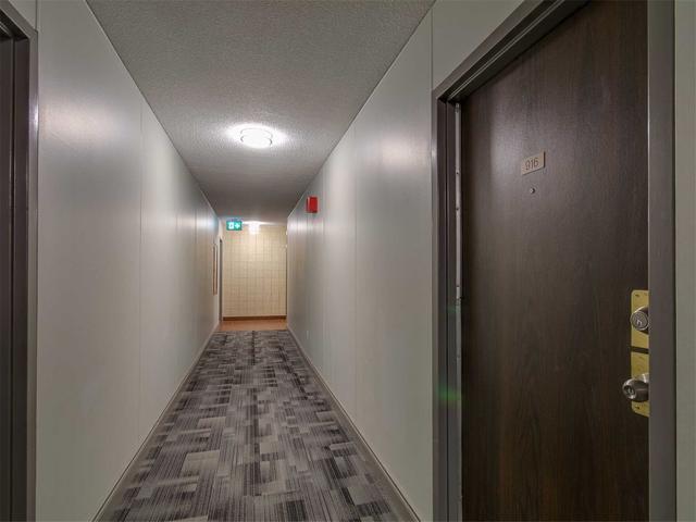 916 - 390 Dixon Rd, Condo with 2 bedrooms, 1 bathrooms and 1 parking in Toronto ON | Image 22