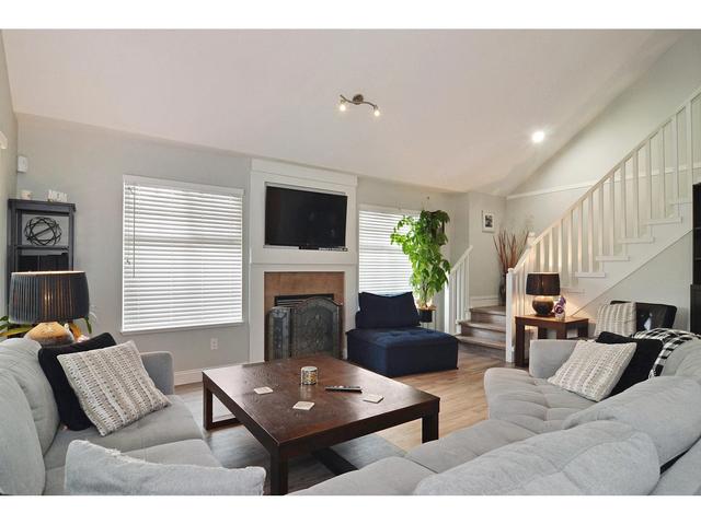 3395 272b Street, House detached with 4 bedrooms, 3 bathrooms and 4 parking in Langley BC | Image 3