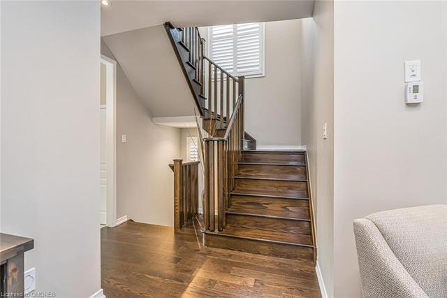 31 Upper Canada Court, House detached with 4 bedrooms, 2 bathrooms and 4 parking in Halton Hills ON | Image 21