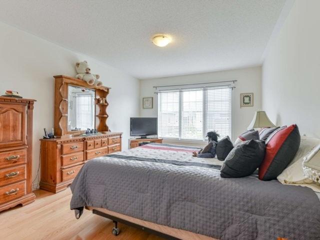 13 Lacorra Way, Townhouse with 2 bedrooms, 2 bathrooms and 1 parking in Brampton ON | Image 13