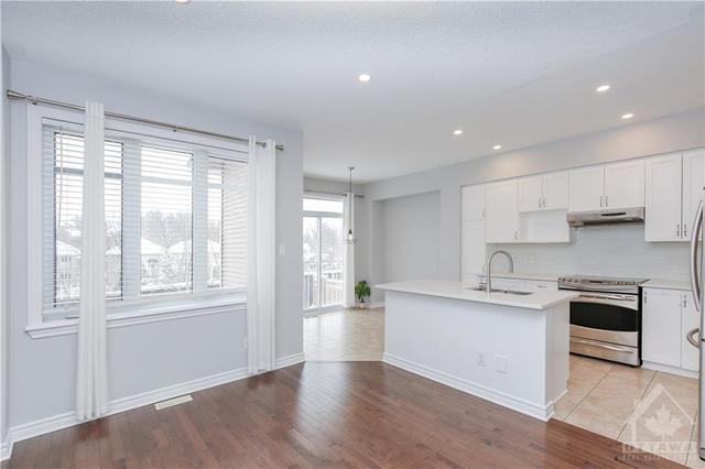 818 Fletcher Circle, Townhouse with 3 bedrooms, 4 bathrooms and 3 parking in Ottawa ON | Image 7