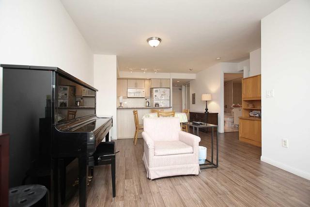 216 - 15 Stafford St, Condo with 1 bedrooms, 1 bathrooms and 1 parking in Toronto ON | Image 4
