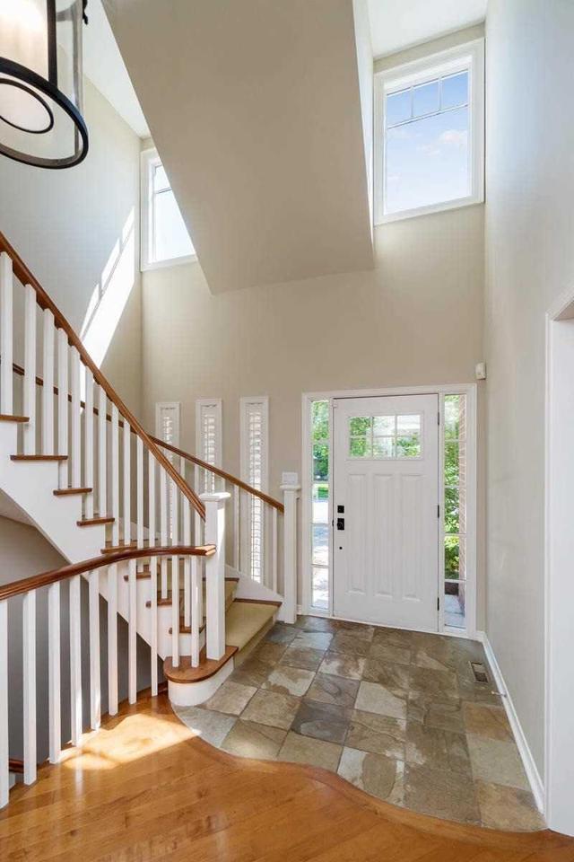 1293 Old Bridle Path, House detached with 4 bedrooms, 4 bathrooms and 2 parking in Oakville ON | Image 3