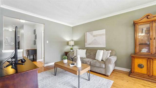46 Archerhill Dr, House detached with 3 bedrooms, 2 bathrooms and 4 parking in Toronto ON | Image 3