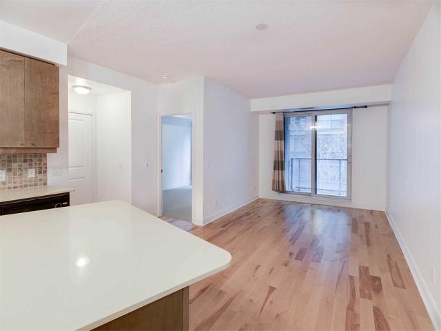 501 - 1 Scott St, Condo with 1 bedrooms, 1 bathrooms and 0 parking in Toronto ON | Image 6
