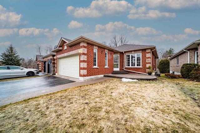 81 White Elm Rd, House detached with 2 bedrooms, 2 bathrooms and 4 parking in Barrie ON | Image 1