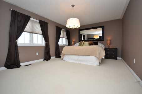 81 Woodbine Pl, House detached with 4 bedrooms, 3 bathrooms and 4 parking in Oshawa ON | Image 7