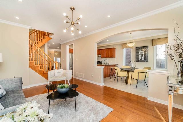 23 Oxfordshire St, House detached with 4 bedrooms, 5 bathrooms and 4 parking in Markham ON | Image 2