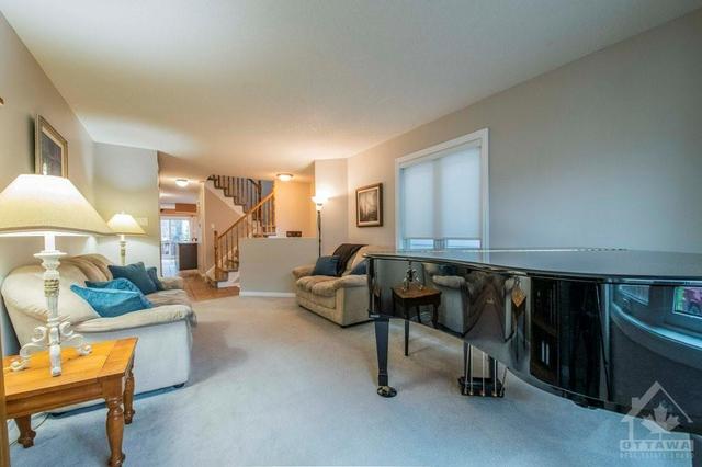 221 Desrosiers Street, Home with 4 bedrooms, 3 bathrooms and 2 parking in Ottawa ON | Image 7