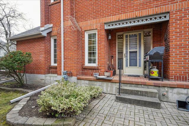 11 - 110 Mary St W, Townhouse with 3 bedrooms, 3 bathrooms and 1 parking in Whitby ON | Image 24