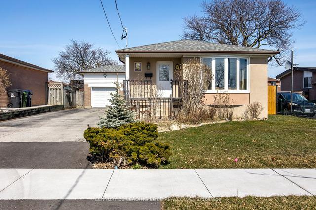 38 Wheatsheaf Cres, House detached with 3 bedrooms, 2 bathrooms and 7 parking in Toronto ON | Image 12