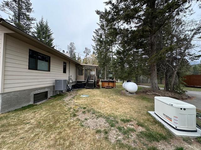4539 Columbia Place, House detached with 3 bedrooms, 3 bathrooms and null parking in East Kootenay F BC | Image 36