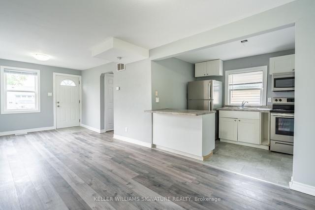 8 Kent St, House detached with 2 bedrooms, 1 bathrooms and 3 parking in St. Catharines ON | Image 24