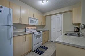 2208 - 16969 24 Street Sw, Condo with 2 bedrooms, 2 bathrooms and 2 parking in Calgary AB | Image 3