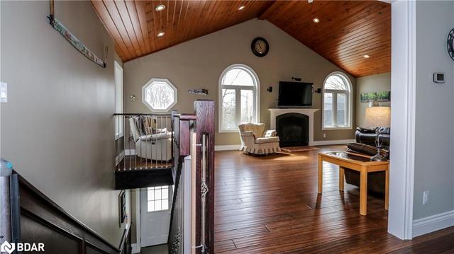 2242 5 Line N, House detached with 4 bedrooms, 3 bathrooms and 12 parking in Oro Medonte ON | Image 6