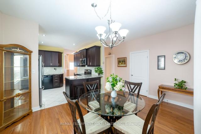 63 Davis Cres, House detached with 3 bedrooms, 3 bathrooms and 6 parking in Hamilton ON | Image 2