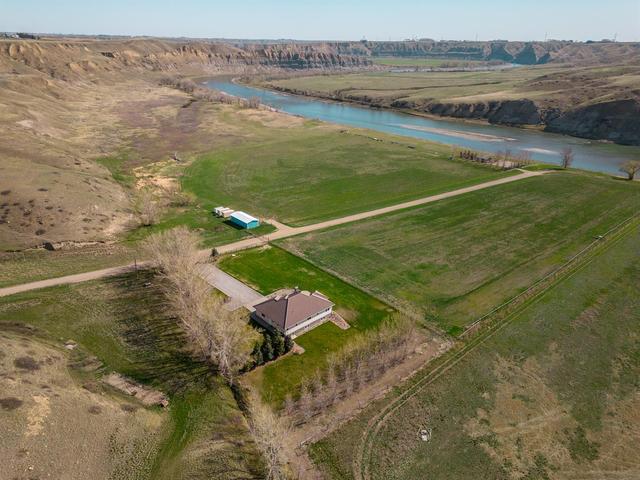 71 - 214083 Twp Rd 10 1, House detached with 4 bedrooms, 3 bathrooms and null parking in Lethbridge County AB | Image 3