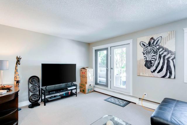 104 - 2010 35 Avenue Sw, Condo with 2 bedrooms, 1 bathrooms and 1 parking in Calgary AB | Image 4