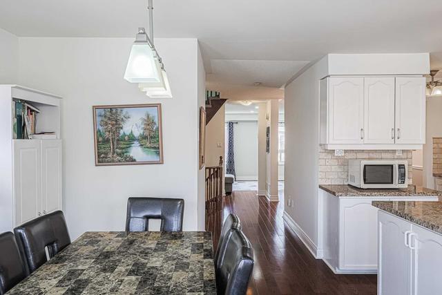 102 Leah Cres, Townhouse with 3 bedrooms, 4 bathrooms and 4 parking in Vaughan ON | Image 11