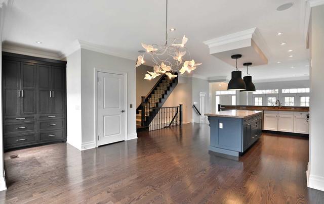 2353 Ontario St, Condo with 4 bedrooms, 4 bathrooms and 4 parking in Oakville ON | Image 2