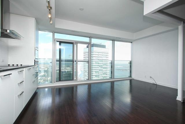 6312 - 14 York St, Condo with 1 bedrooms, 1 bathrooms and 1 parking in Toronto ON | Image 4