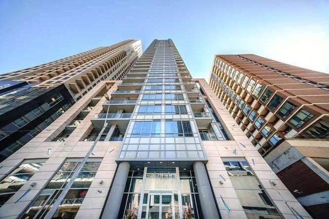 2005 - 21 Balmuto St, Condo with 1 bedrooms, 1 bathrooms and null parking in Toronto ON | Image 1