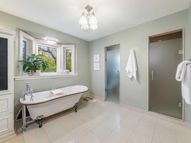 210 Poyntz Ave, House detached with 3 bedrooms, 4 bathrooms and 4 parking in Toronto ON | Image 10