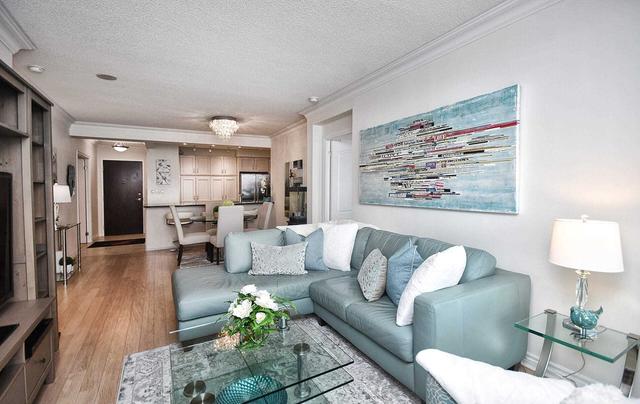 1207 - 88 Promenade Circ, Condo with 2 bedrooms, 2 bathrooms and 1 parking in Vaughan ON | Image 4