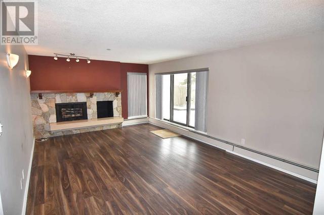 106, - 3719c 49 Street Nw, Condo with 2 bedrooms, 1 bathrooms and 1 parking in Calgary AB | Image 4