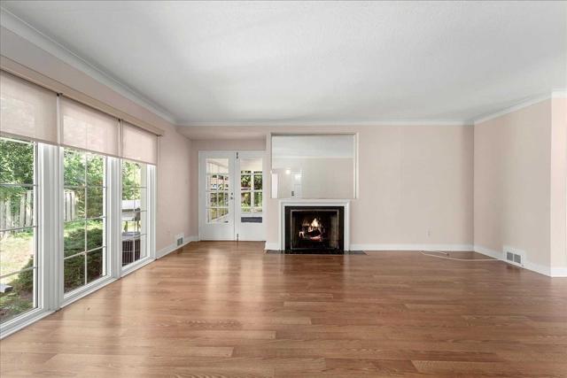 2 Ainsley Gdns, House detached with 3 bedrooms, 1 bathrooms and 5 parking in Toronto ON | Image 9