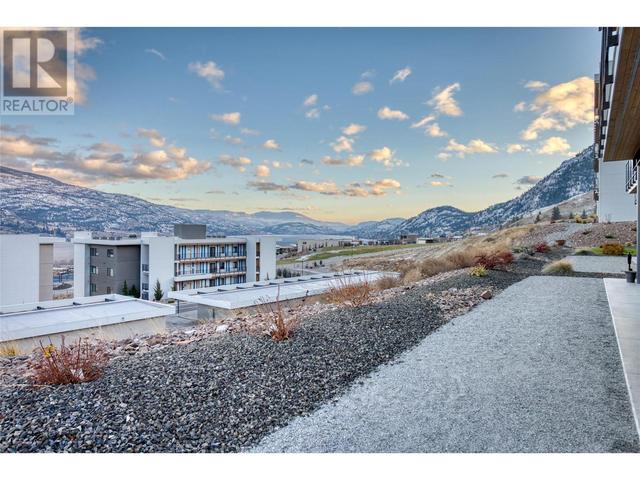 811 - 800 Vista Park, Condo with 3 bedrooms, 2 bathrooms and 2 parking in Penticton 1 BC | Image 21