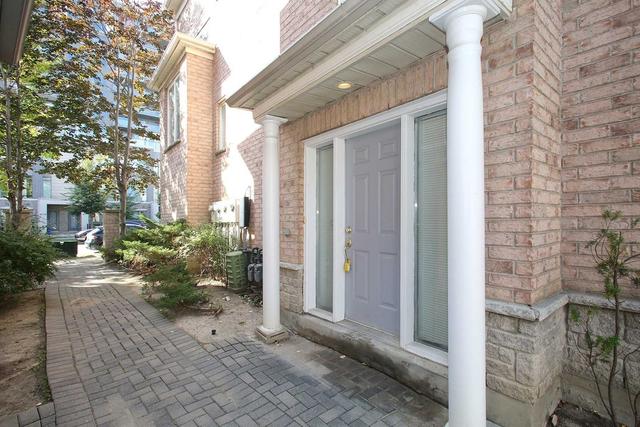 312 South Park Rd, Townhouse with 3 bedrooms, 3 bathrooms and 2 parking in Markham ON | Image 16