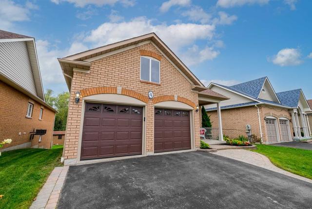 4 Fitzpatrick Crt, House detached with 2 bedrooms, 3 bathrooms and 4 parking in Whitby ON | Image 12