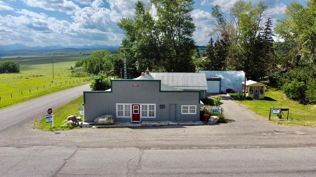 492093 161 Street W, House detached with 2 bedrooms, 1 bathrooms and 2 parking in Foothills County AB | Card Image