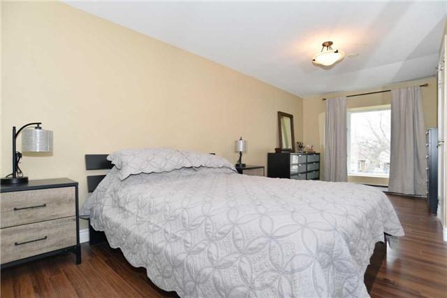 499 Cherryhill St, House detached with 4 bedrooms, 3 bathrooms and 5 parking in Oshawa ON | Image 11