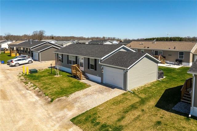 14 Copper Beach Drive, Home with 2 bedrooms, 2 bathrooms and 1 parking in Haldimand County ON | Image 4
