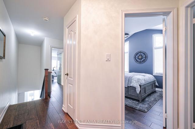 2041 Bur Oak Ave, House semidetached with 3 bedrooms, 4 bathrooms and 3 parking in Markham ON | Image 10