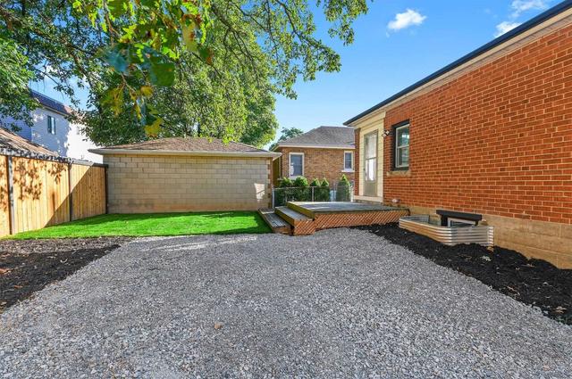 31 Vola Crt, House detached with 3 bedrooms, 2 bathrooms and 3 parking in Hamilton ON | Image 31