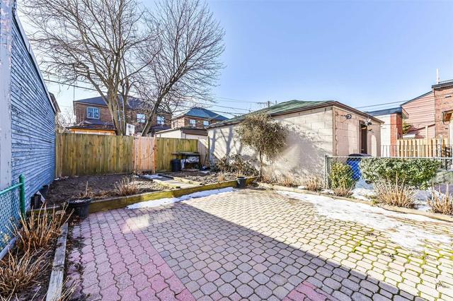 137 Essex St, House semidetached with 4 bedrooms, 2 bathrooms and 2 parking in Toronto ON | Image 17