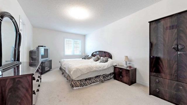 79 Napanee St, House attached with 4 bedrooms, 4 bathrooms and 3 parking in Richmond Hill ON | Image 15